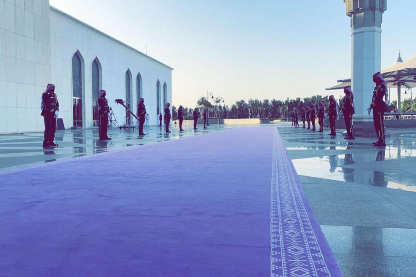 السعودية تختار "البنفسجي" لونًا للسجاد الخاص بمراسم الاستقبال الرسمية