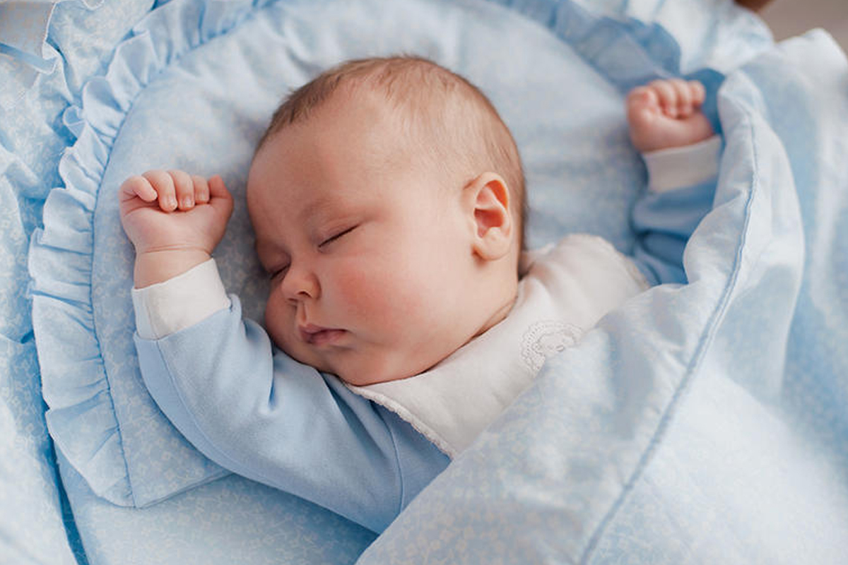 طرق تساعد  الرضيع على النوم طوال الليل