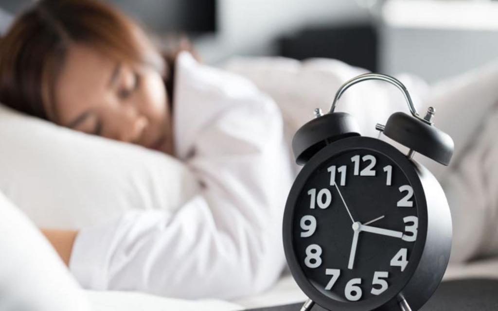 دراسة حديثة توضح العلاقة بين ساعات النوم والإصابة بالاكتئاب