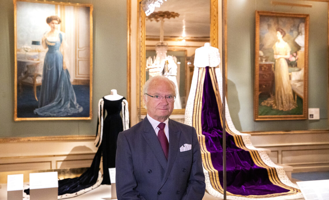 ملك السويد يحتفل بإرث جدته في معرض ملكي جديد