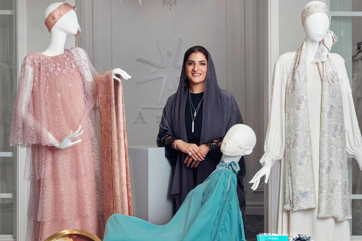 مصمّمة الأزياء العمانية أمل الرئيسي: فستان زفافي أساس علامتي التجارية