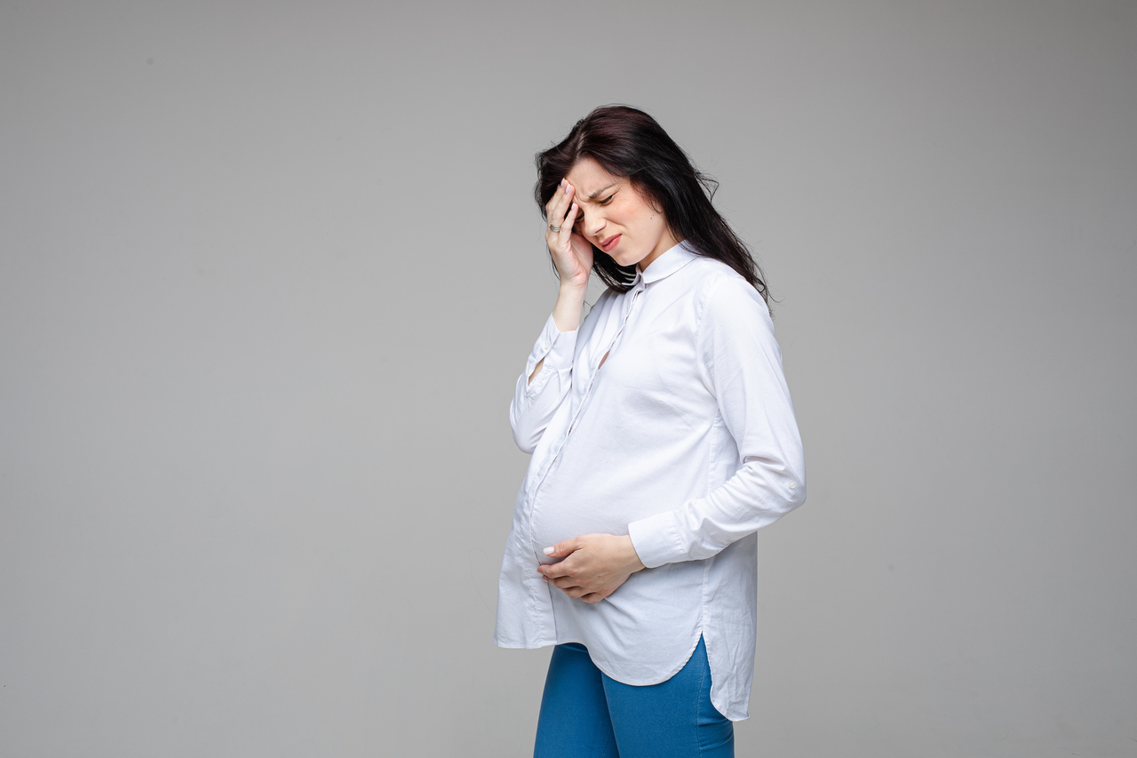 أسباب انتفاخ البطن في الشهر الأول من الحمل
