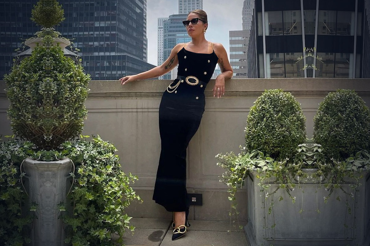 حذاء  ليدي غاغا يثير الجدل في شوارع نيويورك