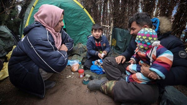 مهاجرون بحدود بيلاروسيا.. مأساة إنسانية تلوح بالأفق وتهديد أوروبي بعقوبات