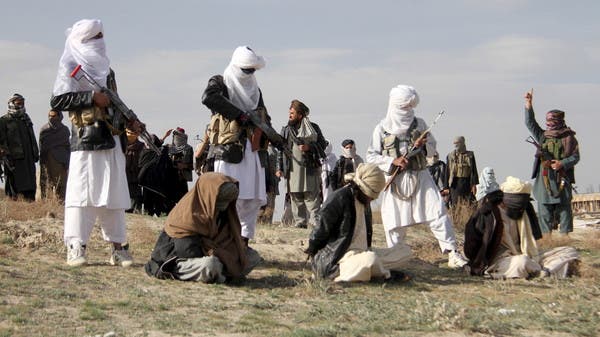 طالبان تقتل عشرة من عمال نزع الألغام في أفغانستان