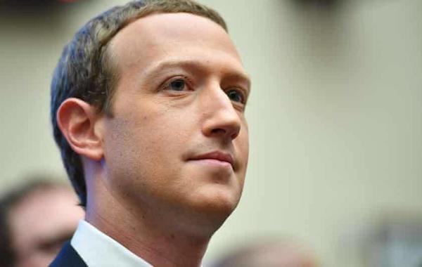 استقالة مسؤول كبير في "فيسبوك" بعد أزمة الـ"6 ساعات"