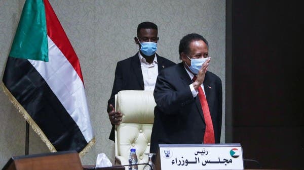 “دخلنا نفقاً مجهولاً” سياسيون يعلقون على استقالة حمدوك