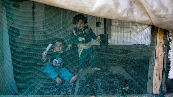 لبنان يئن تحت أزماته.. وعون “لا يمكن بقاء لاجئي سوريا”