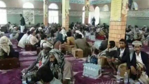 صور صادمة.. “قات” في مساجد خاضعة لسيطرة الحوثيين