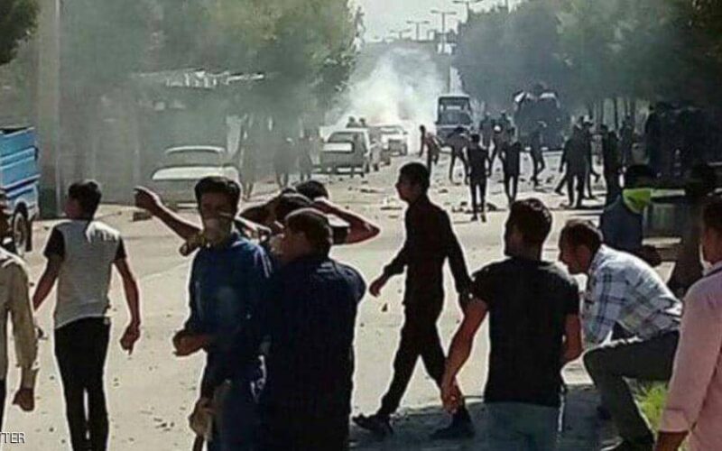 مظاهرات في ايران بسبب اصابة الكثيرين بالايدز جراء ابر ملوثة