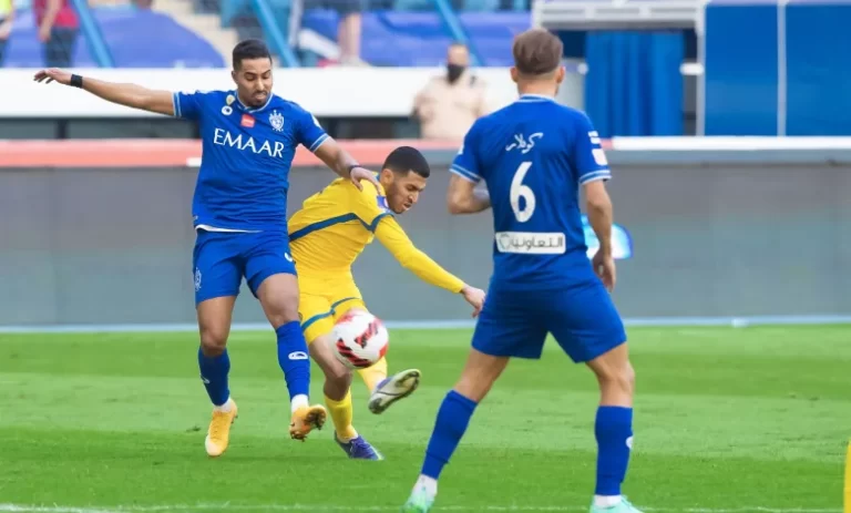 الساعة كم مباراة الهلال والنصر بالدوري السعودي للمحترفين.. موعد المبارة اليوم