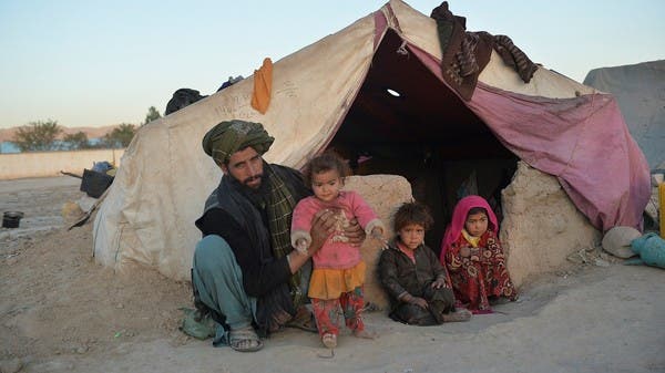 جوع يستشري غرب أفغانستان.. وعائلات تبيع بناتها!