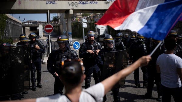 فرنسا.. تظاهرات رافضة للتصريح الصحي للأسبوع الخامس