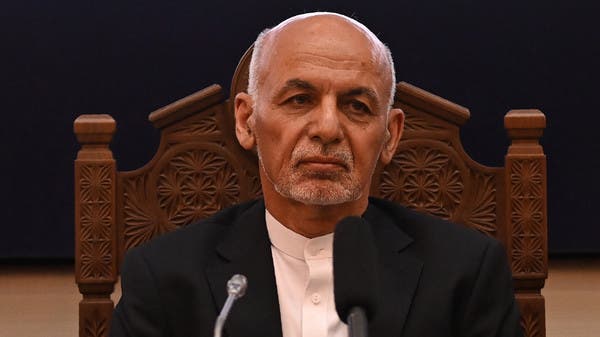 المستشار المستقيل للرئيس الأفغاني: 200 مسؤول فروا مع غني