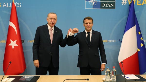 ماكرون يبحث مع أردوغان ملفي سوريا وليبيا ويتحدث عن “تعاون”