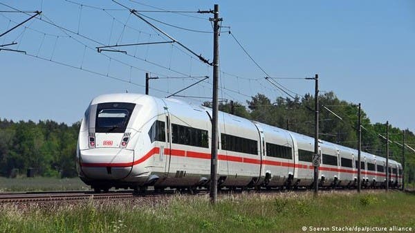 ألمانيا.. 3 جرحى في هجوم بسكين على متن قطار في بافاريا