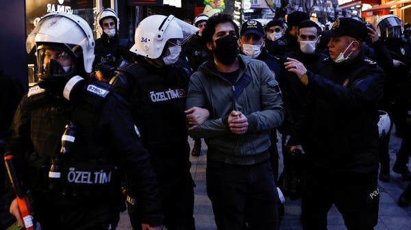 تظاهرات متواصلة بإسطنبول.. و”انتقادات أجنبية” تزعج تركيا