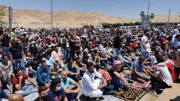 شاهد.. احتشاد آلاف الأردنيين قرب الحدود الفلسطينية