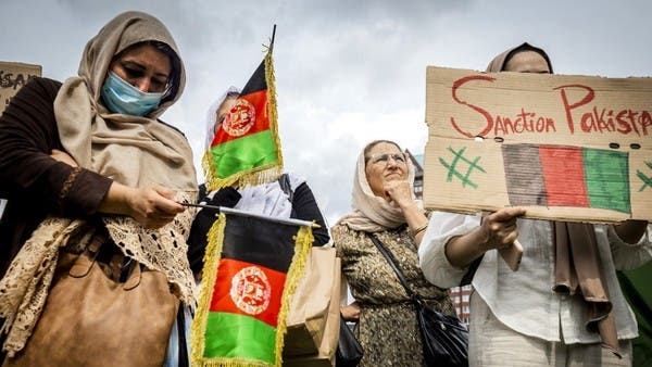 تظاهرة غضب ضد لاجئين أفغان بهولندا.. وحرق إطارات
