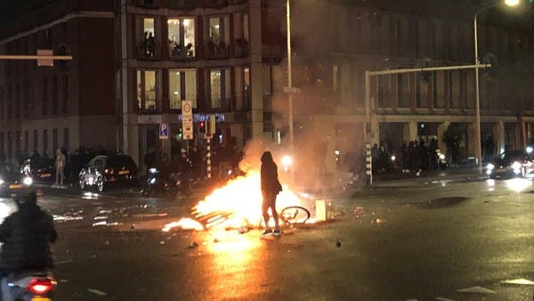 هولندا: الاحتجاجات المناهضة لقيود كوفيد “عنف محض”