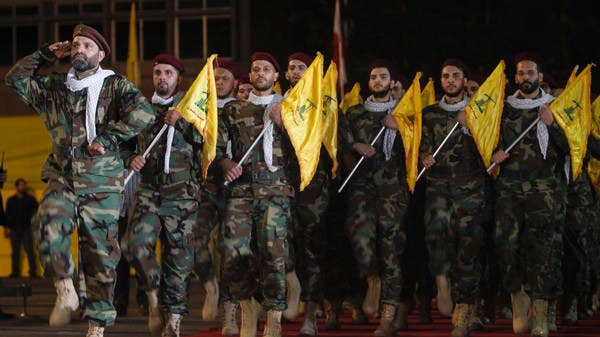 خاص: حزب الله ومعارضوه في لبنان.. ذباب إلكتروني يكمم الأفواه