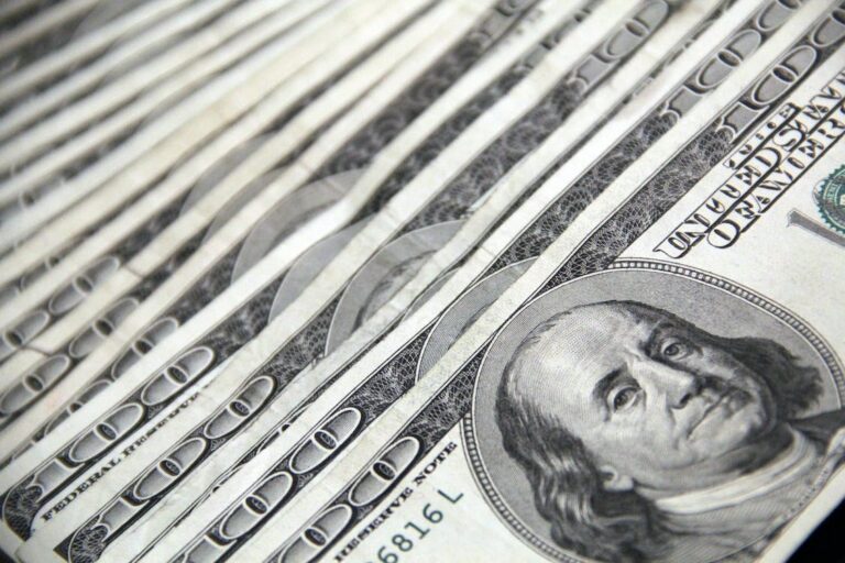 ما توقعات سعر الدولار في مصر لعام 2023؟