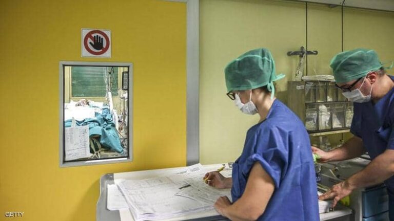 الأطباء في سباق مع زمن لإيجاد دواء ناجع لكورونا