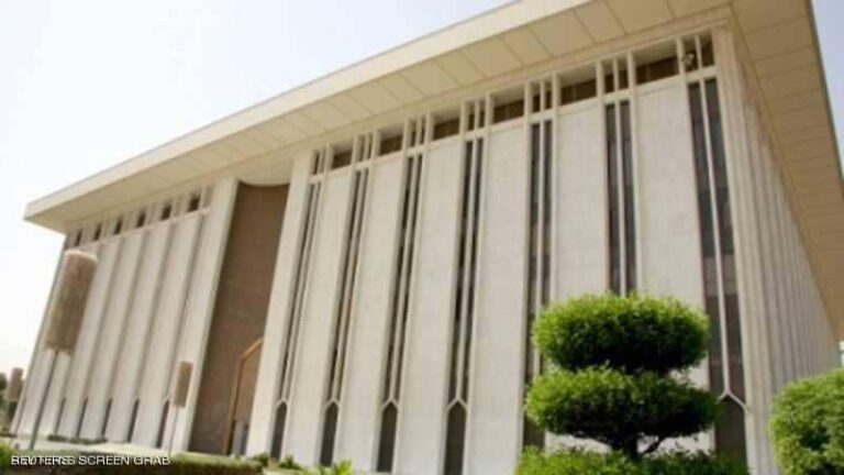 البنوك في الخليج تخفض أسعار الفائدة