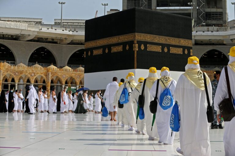 الفئة المسموح لها التسجيل في حج الكويت