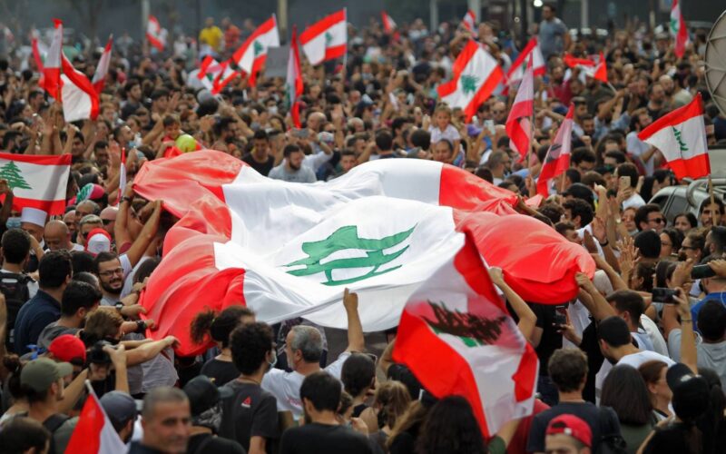 المتظاهرون …اللبنانيون  في حركه جريئة …اليوم
