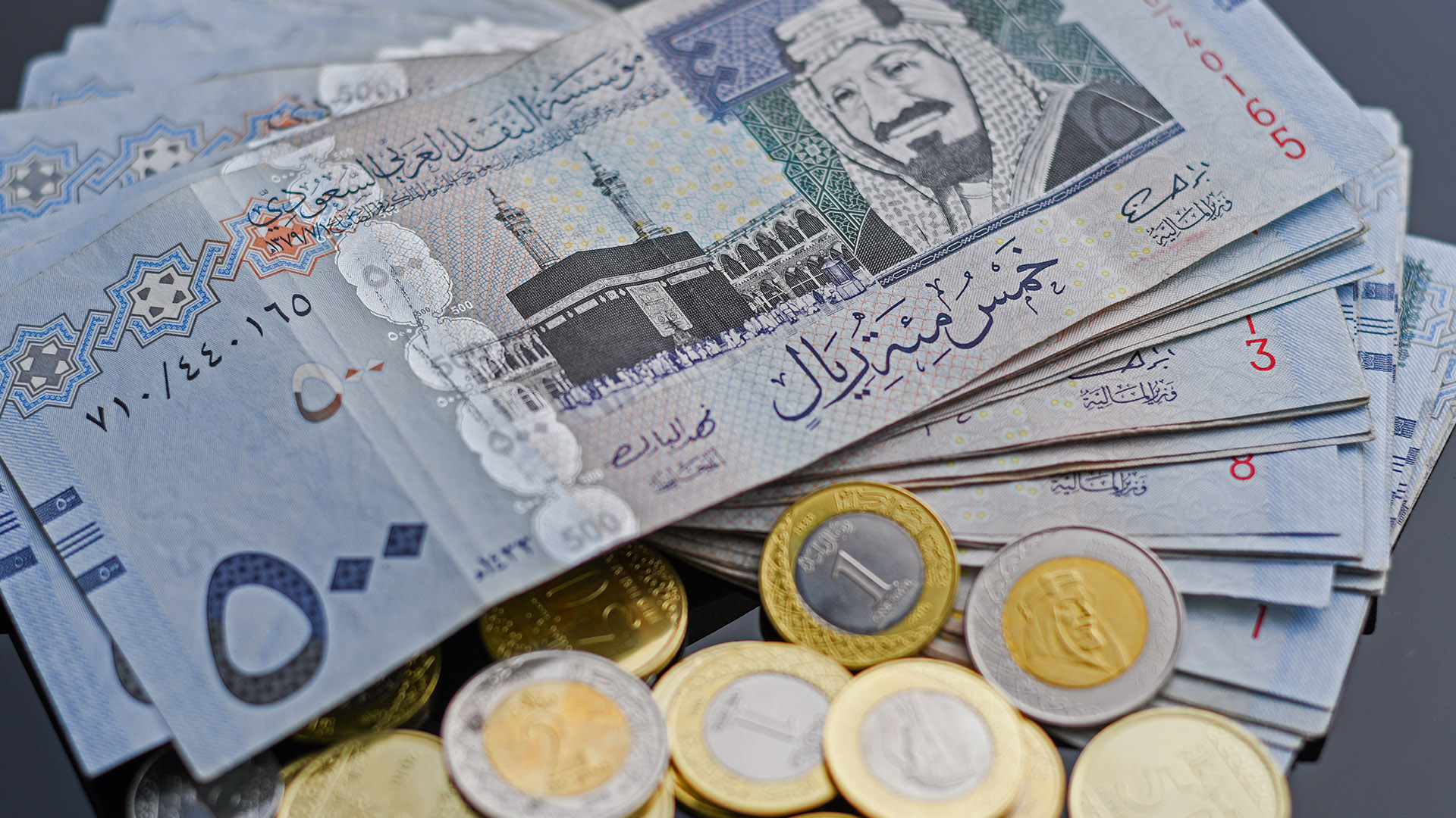المساعدات المالية في السعودية للمقيمين والوافدين 2022