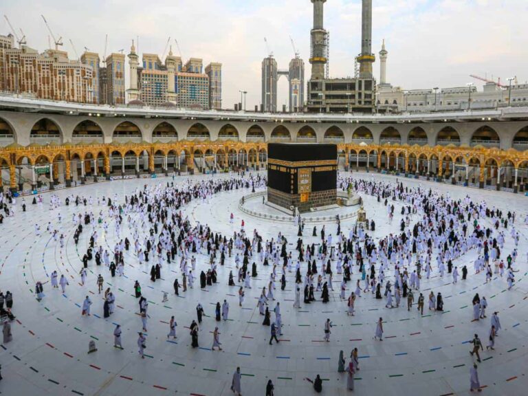 تكلفة العمر من سلطنة عمان