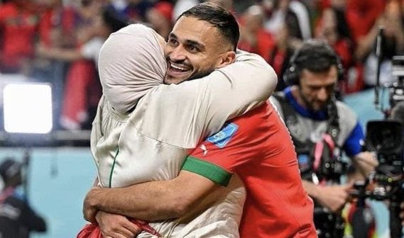 حقيقة وفاة والدة اللاعب المغربي سفيان بوفال