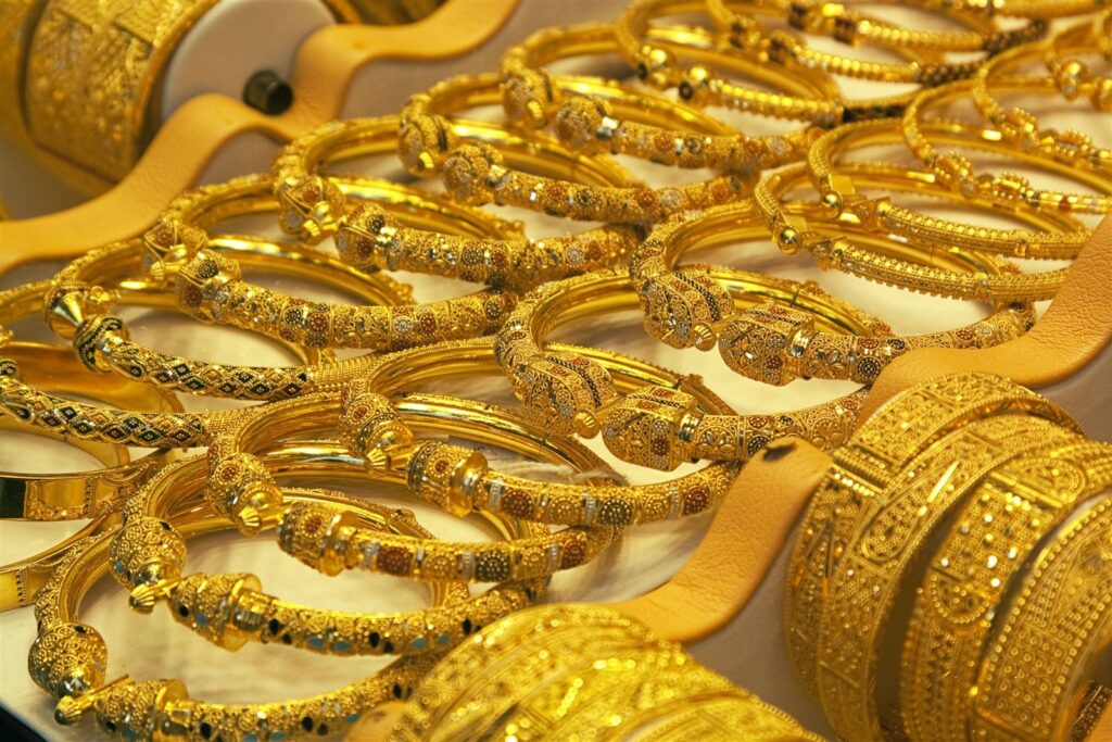 سعر الذهب في الإمارات اليوم الأحد 30 أبريل 2023