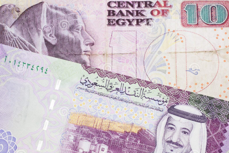سعر الريال السعودي مقابل الجنيه المصري في السوق السوداء والبنوك