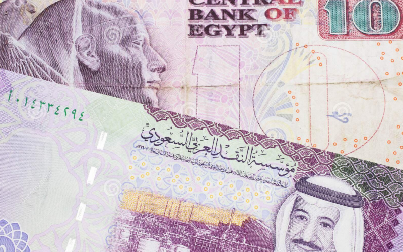 كم سعر الريال السعودي مقابل الجنيه المصري في السوق السوداء والبنوك الاثنين 8-1-2023