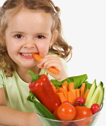 نصائح لتشجيع طفلك على تناول الأكل الصحي