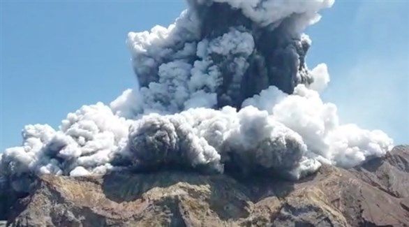 ثوران مفاجئ لبركان وايت آيلاند يقبض ارواح السواح