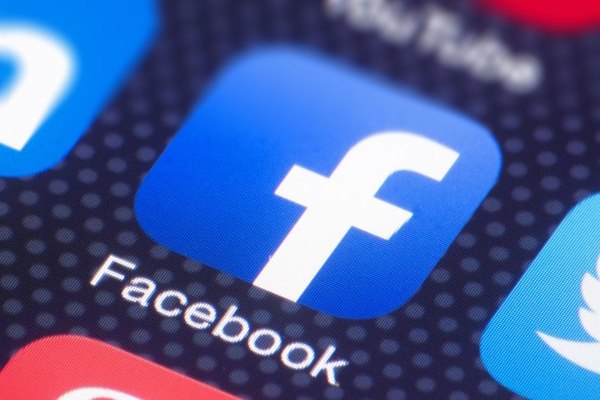 فيسبوك تدفع للناس مقابل تسجيلاتهم الصوتية