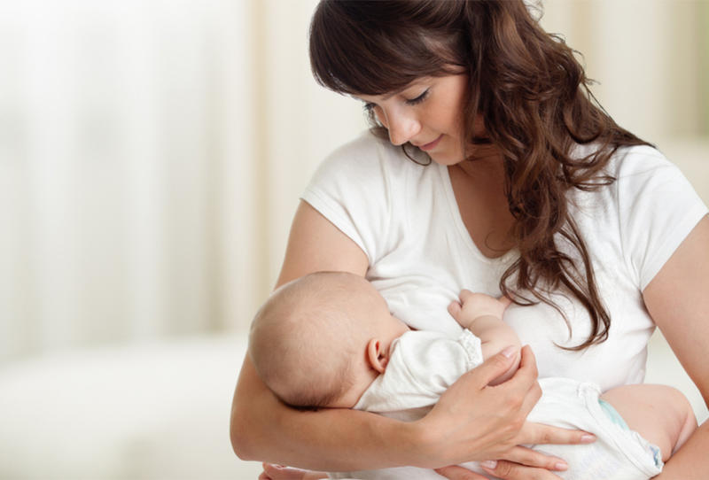 تنظيم وجبات الطفل الرضيع تبعاً لعمره بالأشهر