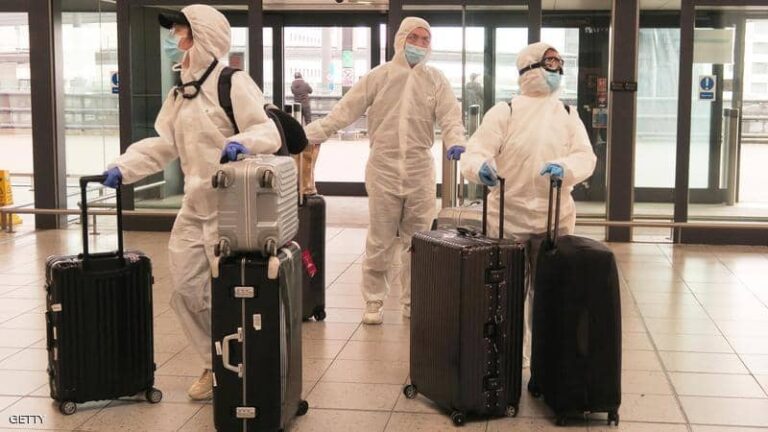 فريق طبي صيني يصل لندن